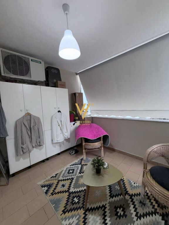 JEPET APARTAMENT 2+1+BLK TE ISH EKSPOZITA SOT 80.000 LEKE