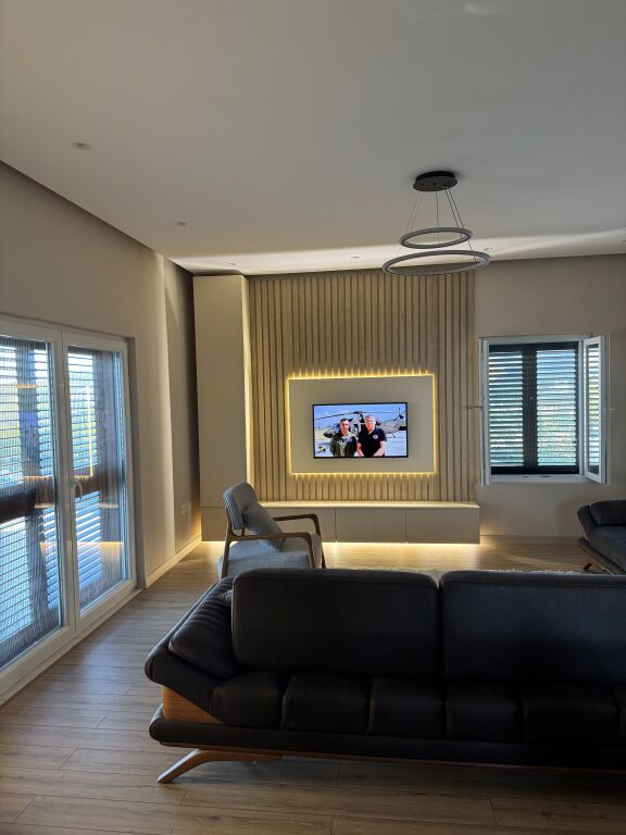 Villa with view of Lake Gjokaj + land