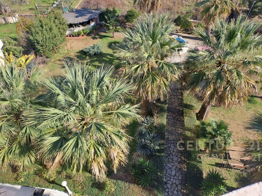 SHITET HOTEL ME 31 DHOMA NE GOLEM! 2,000,000 € Sip. Totale  1450m2