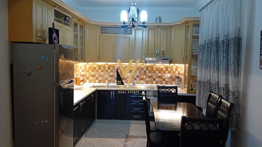 JEPET APARTAMENT 2+1+BLK ME QERA NE SAUK 40.000 LEKE