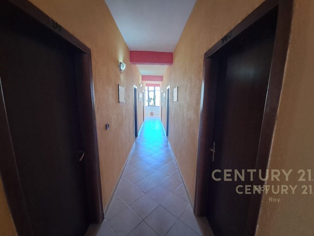 SHITET HOTEL ME 31 DHOMA NE GOLEM!!!