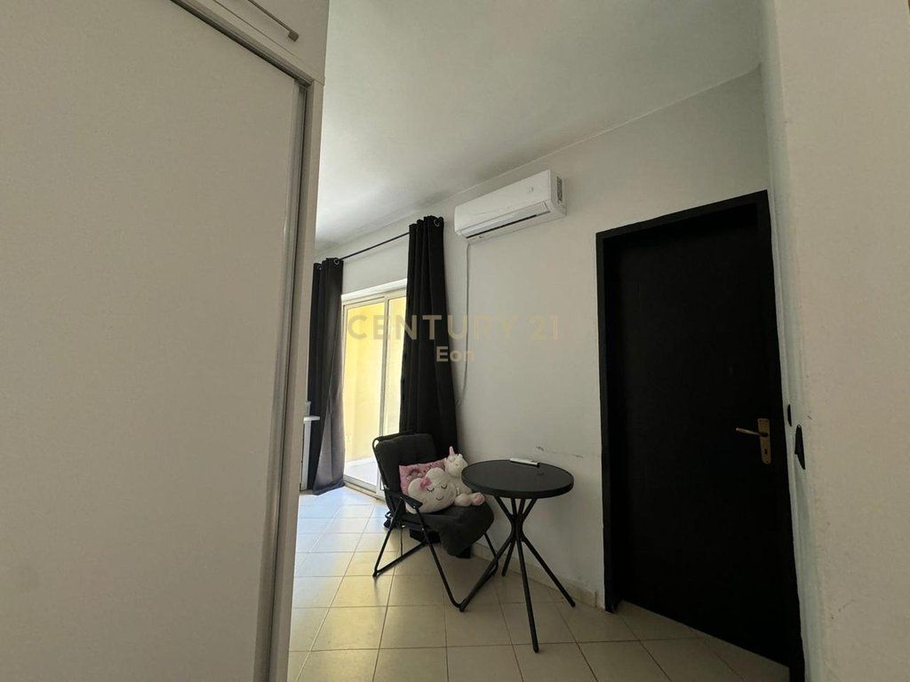 Shitet apartament tek Shkembi i Kavajes, Durres ! 77,000 € Sip. Totale  50m2