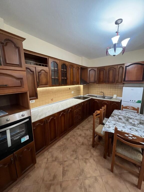 JEPET ME QERA APARTAMENT 2+1 NE ZONE E ISH RAJONIT DURRES