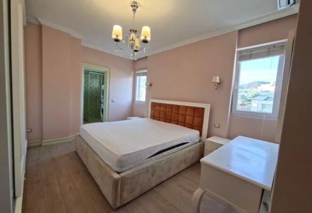 Jepet Me Qira : Apartament 3+1+2wc &amp; 1 BLLK (📍Liqeni I Thate/ Kompleksi Belleview  ) ✨️ E mobiluar / 100% e re  🔥🔥 1000€/Muaj