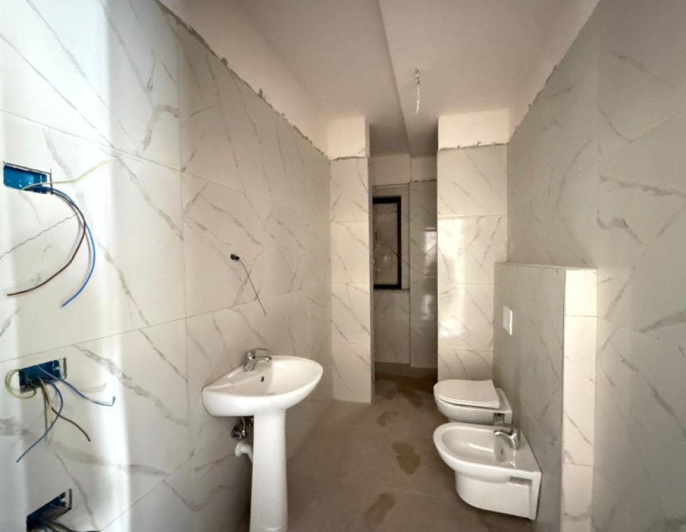 🌿🏙️ Shitet Apartament 3+1+2 + Lavanderi – Vertical Forest, Air Albania