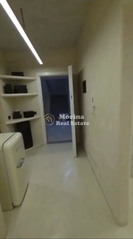 Shitje | Ambjent Biznesi | Komuna Parisit | 222000 €