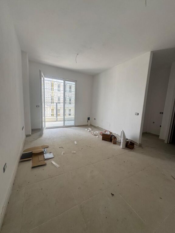 🔑 Apartament te Univers City 1+1 per Shitje