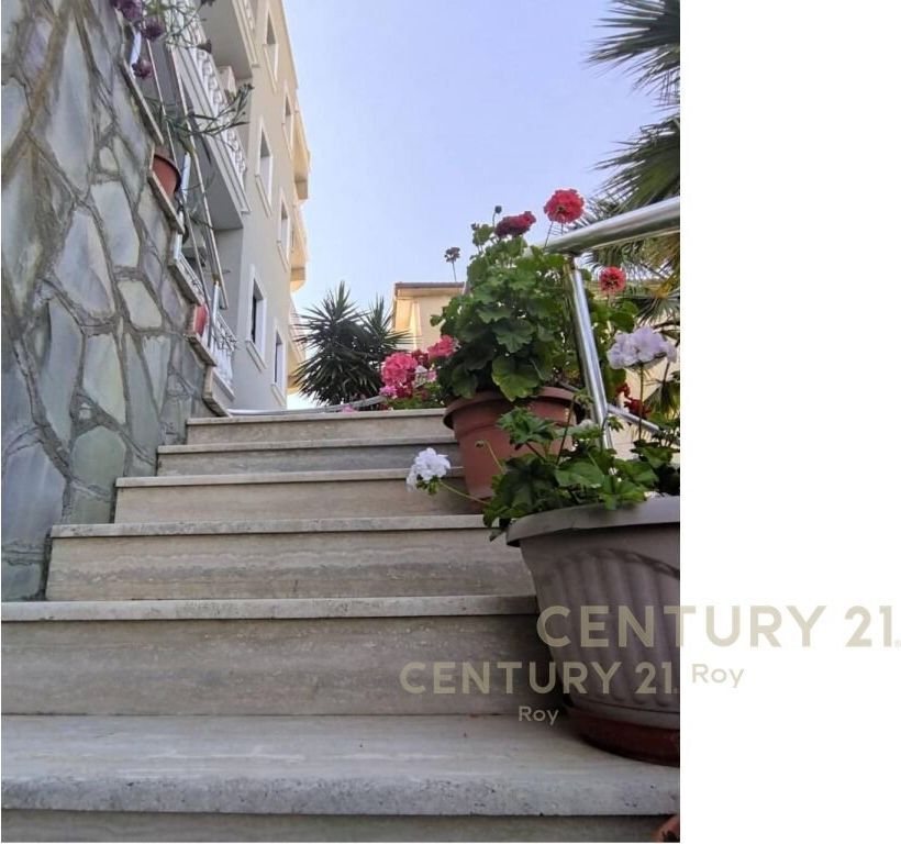 SHITET HOTEL ME 31 DHOMA NE GOLEM!!!