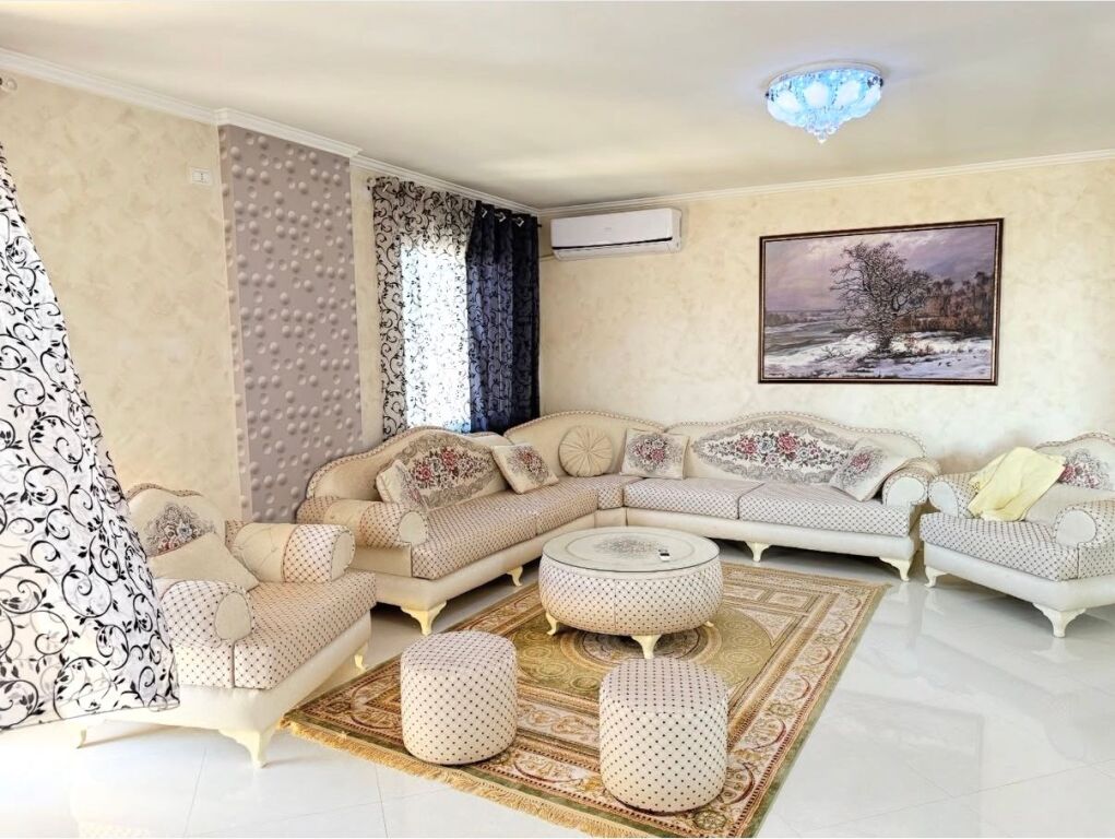 800€ a Myslhm Shyr