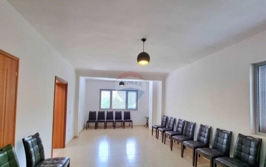 Vilë - Për Qira - Rruga e Elbasanit, Tiranë(ID: 530481001-723)