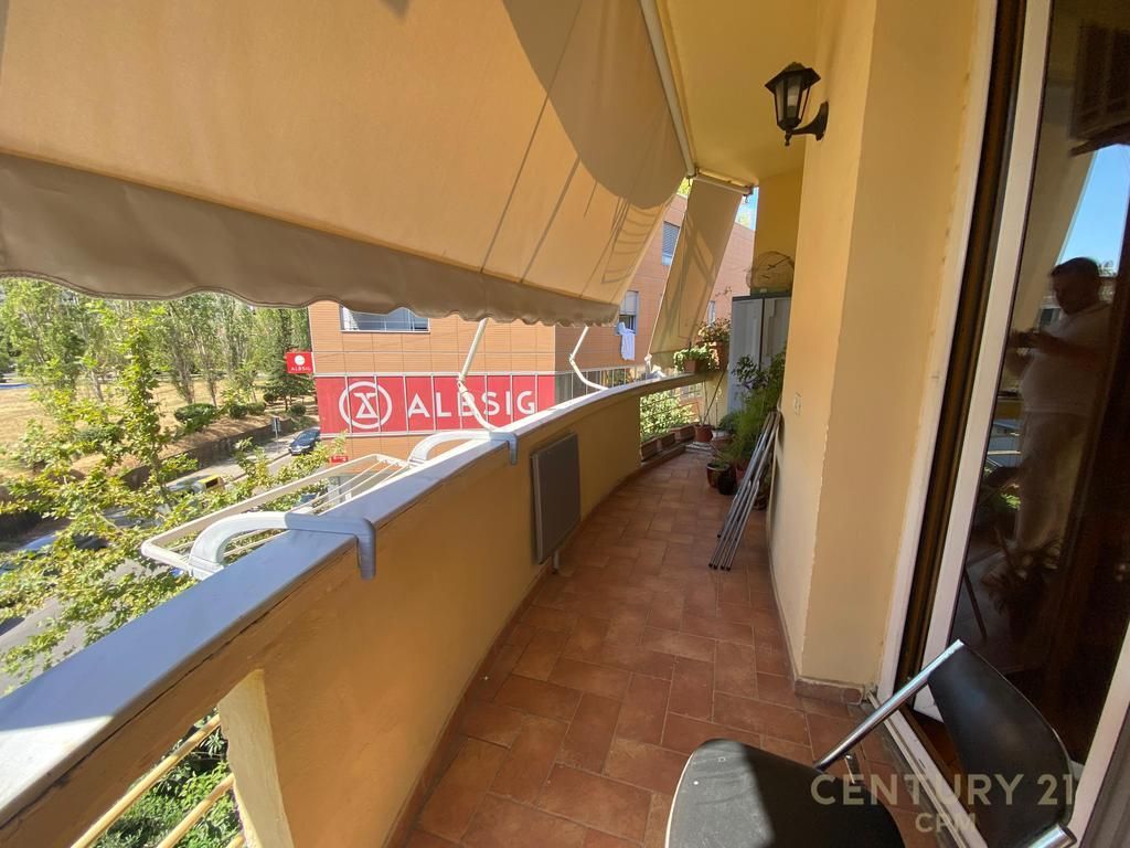 JEPET ME QERA APARTAMENT 2+1 ME DEPO TEK STADIUMI DINAMO