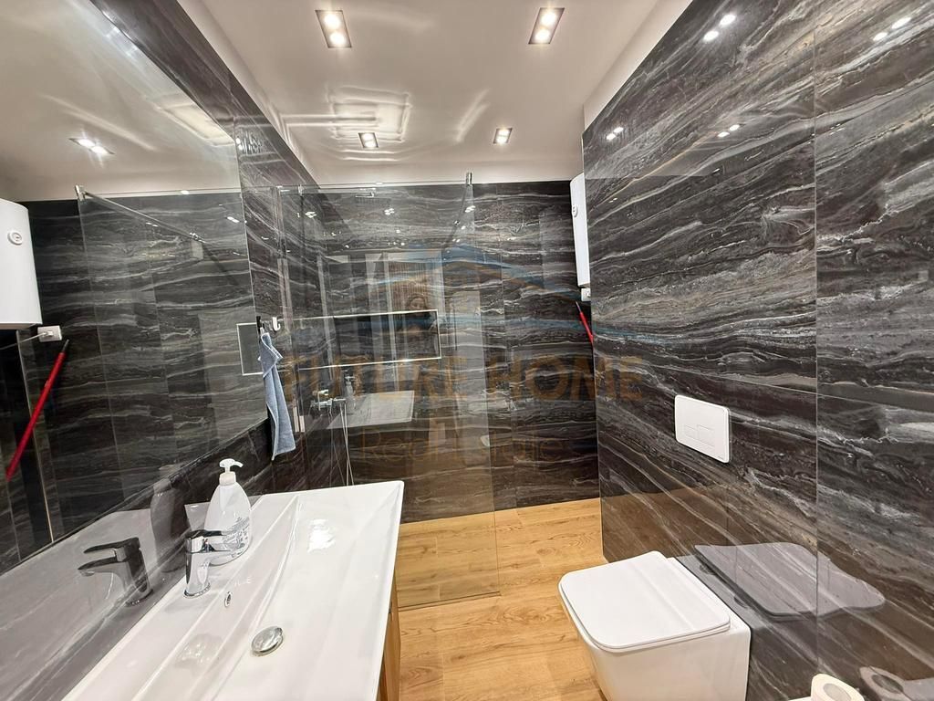 Qera, Apartament 2+1+2, 21 Dhjetori, Tirane