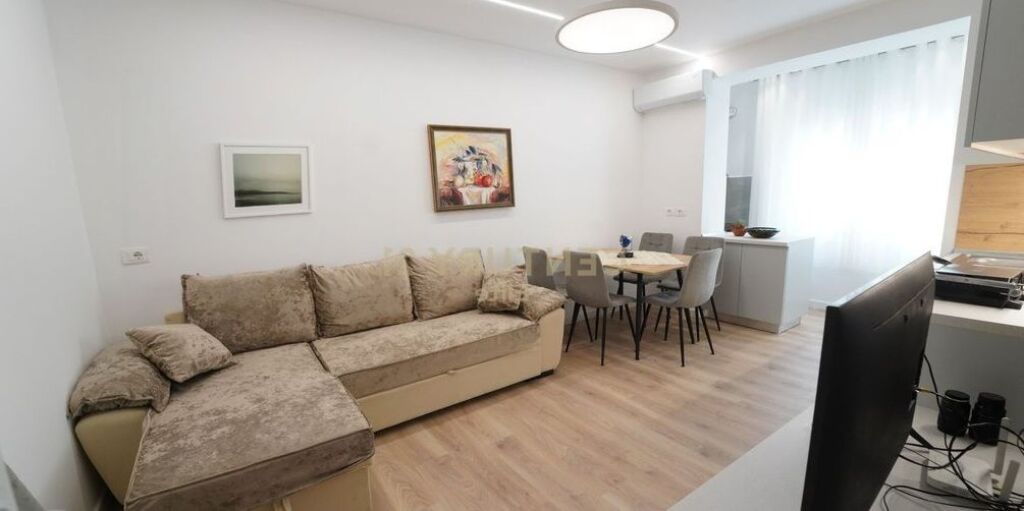 1+1 for rent in front of the Medreses