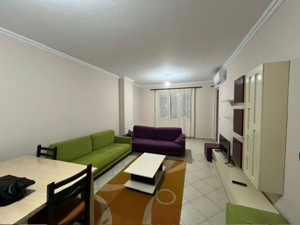 Appartamento 2+1 a Yzberisht con 400€