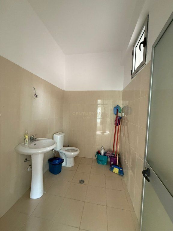 COMMERCIAL UNIT FOR SALE IN VLORE, TRANSBALKAN