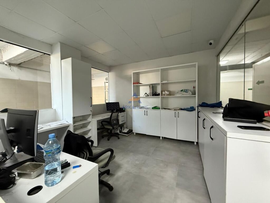 WAREHOUSE FOR RENT 1200 M2 "KTHESA E KAMZËS" 6000 EURO (PARKING FOR VERY HEAVY VEHICLES).