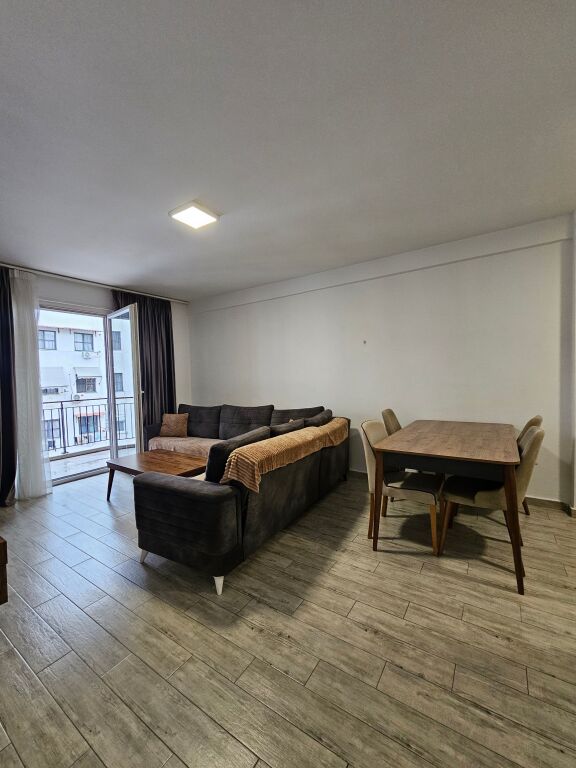 Jepet me Qira:  1+1(📍5 maj - Concord Centre )* ✨️ E mobiluar / Hera e parë me qera 🔥 *50.000 Lek/Muaj* 💶💶