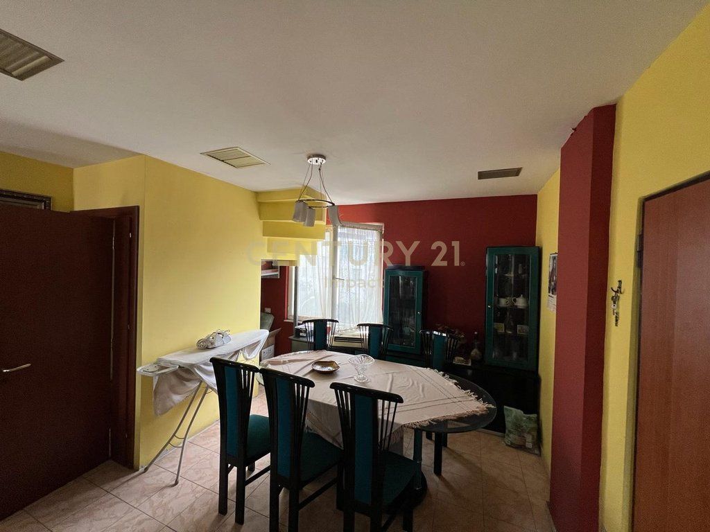 SHITET SUPER DUPLEX ME VERANDE TEK KODRA E DIELLIT