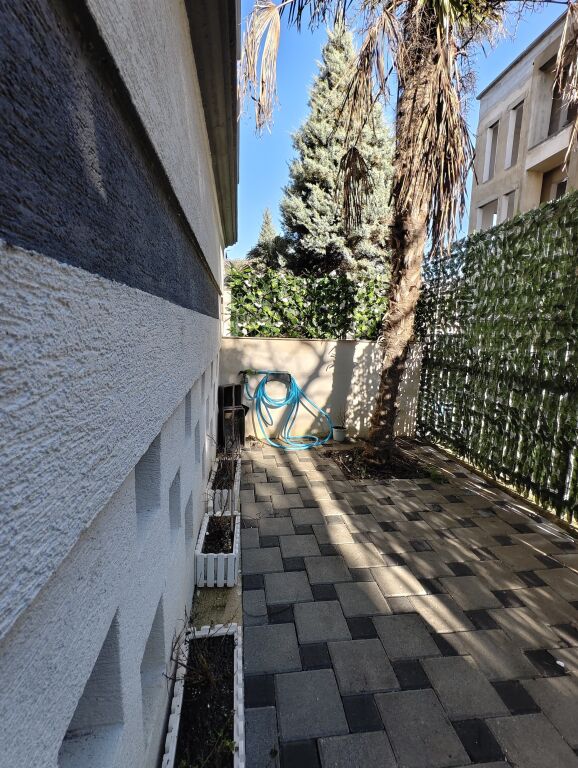 FOR SALE 1+1 APARTMENT WITH YARD IN GJIRI I LALZIT NEAR THE "INSIFA" COMPLEX