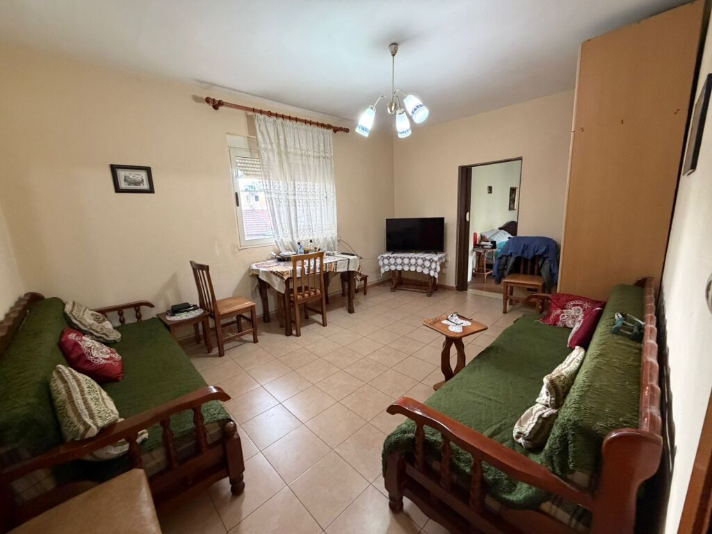 Apartament 3+1 ne shitje, Prane Hotel Mondial, 21 Dhjetori