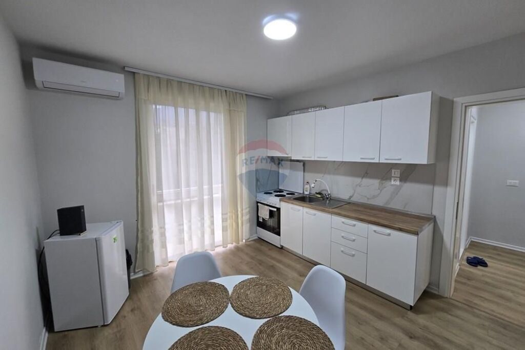 Apartament 2+1 me qera Qender !