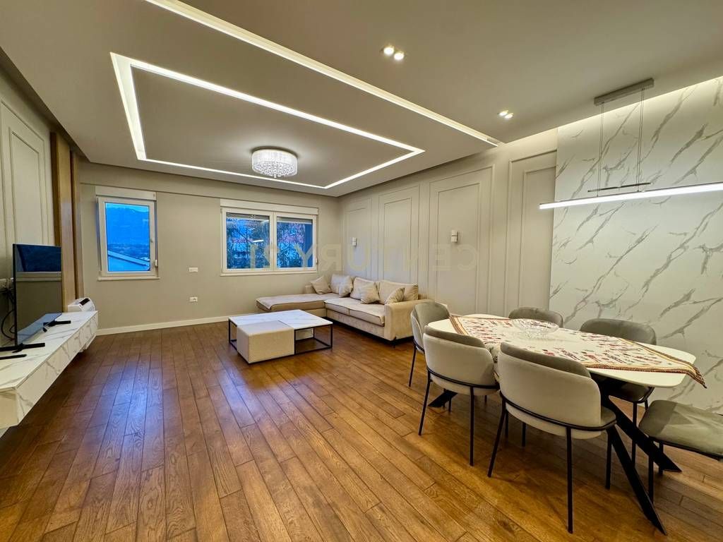 SHITET APARTAMENT 3+1+2 🅿️ LIQENI I THATE FZ