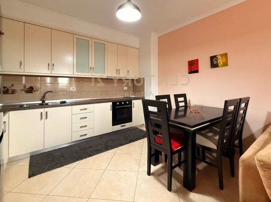 Jepet me qera 2+1+2 ne Astir