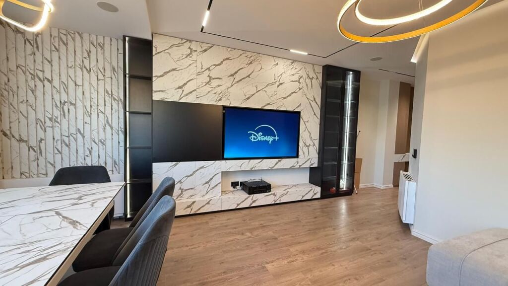 Jepet me qera 2+supermobilim pamje nga liqeni 1450 eu Kopshti zologjik