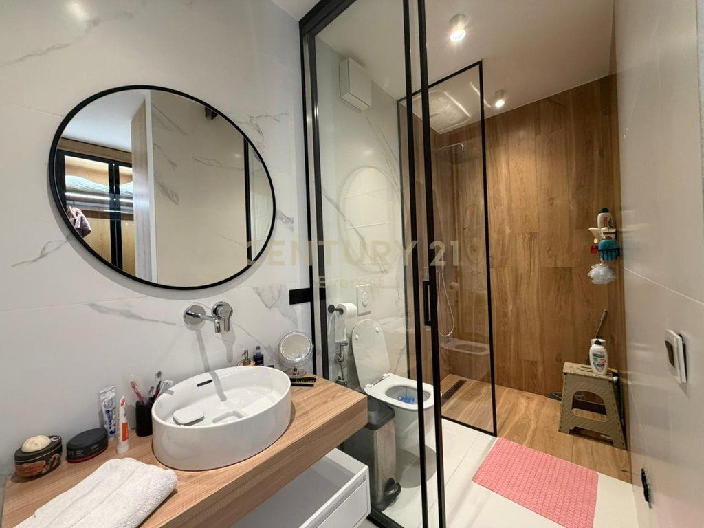 SHITET PENTHOUSE NE SHKOZE