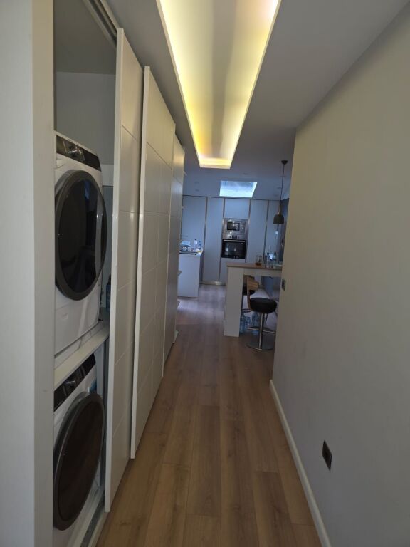 Shesim apartament 2+1 tek Radison Hotel, Liqeni i Thate