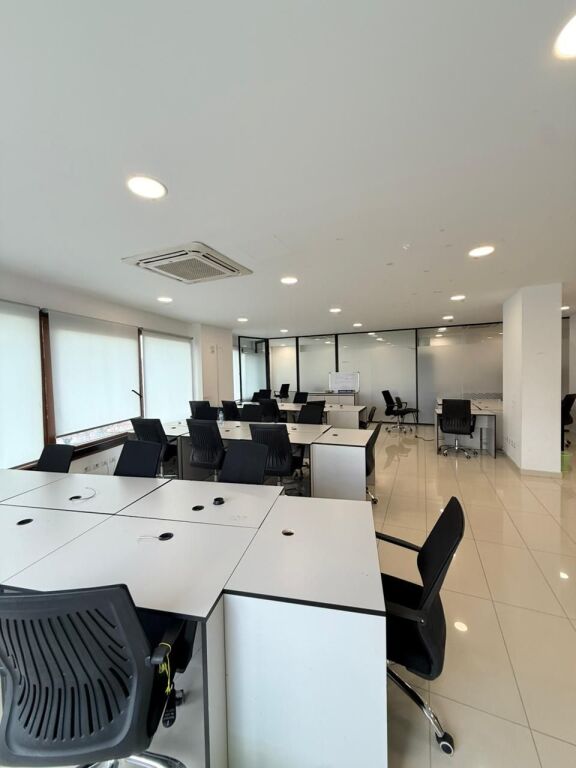 UFFICIO IN AFFITTO PRESSO IL COMPLESSO DELIJORGJI