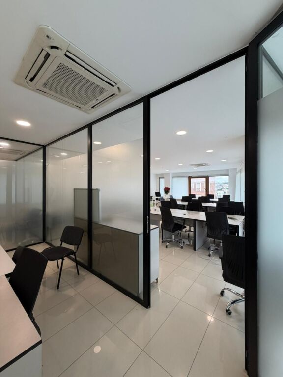 🏢 Spazio Ufficio in Affitto – Delijorgji