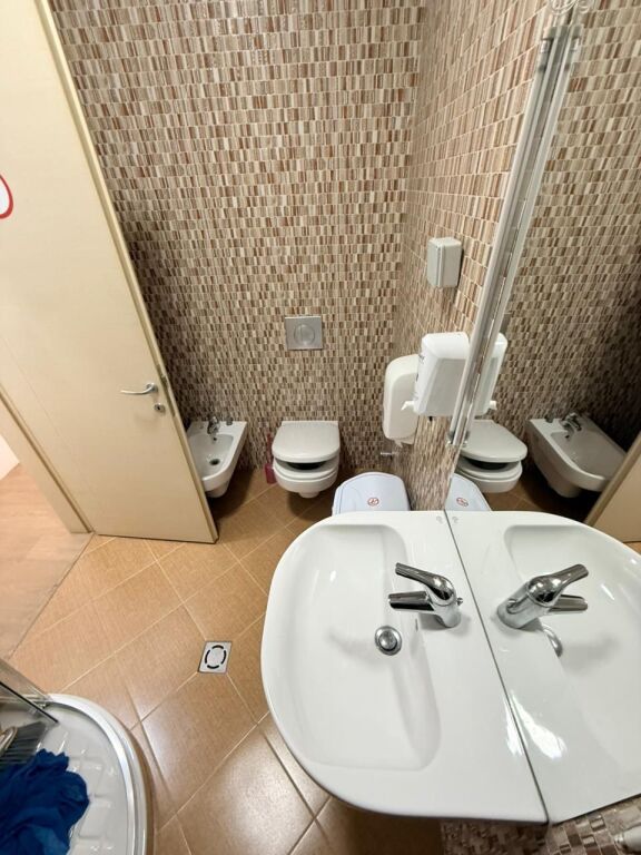 UFFICIO IN AFFITTO PRESSO IL COMPLESSO DELIJORGJI