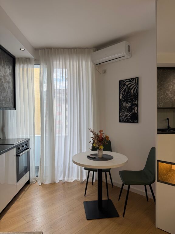 🏠MONOLOCALE IN VENDITA 📍Sopraelevata del Comune Via Rrapo Hekali 🏢4° piano, con ascensore 📐Sup. 31m2 Netto, 36m2 Lordo 💶 Prezzo: 82.000€