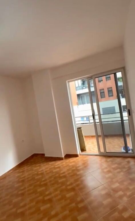 1+1 empty for rent ASTIR TE WELLI 400 thousand lek