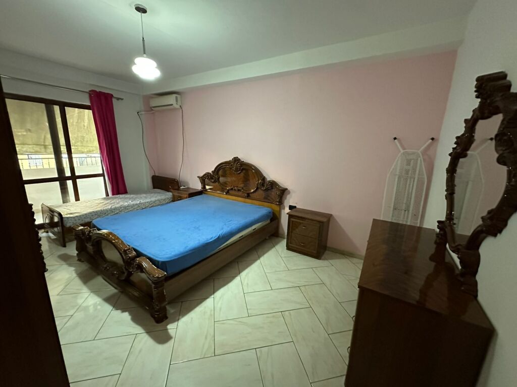 Affittasi Appartamento 2+1+1 con Balcone