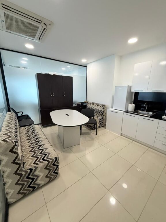 UFFICIO IN AFFITTO PRESSO IL COMPLESSO DELIJORGJI