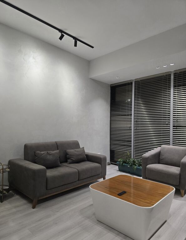 Ufficio arredato in affitto vicino allo Stadio Dinamo