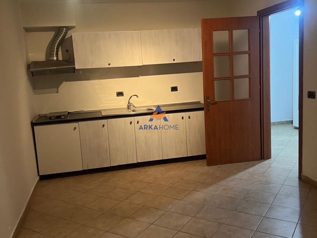 IN VENDITA APPARTAMENTO 2+1+BALCONI"VIA THESARI, FRESK" 150.000 EURO