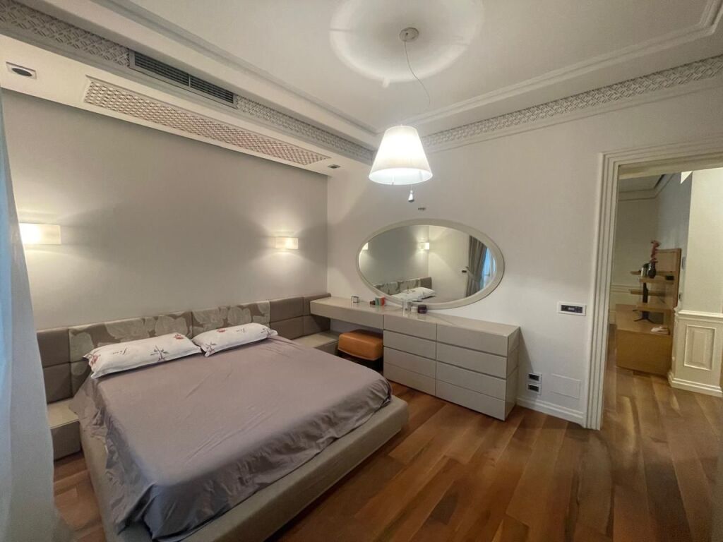 Apartament Me Qira tek Shkolla e Kuqe