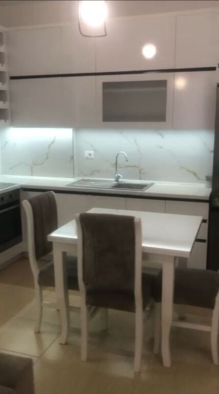 JEPET ME QERA APARTAMENT 2+1+2 TE BULEVARDI I RI.