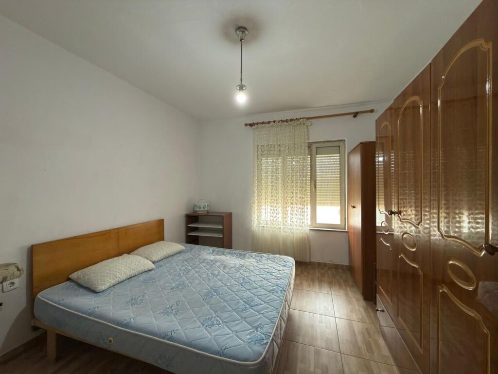Jepet me qira apartament 1+1, “Xhamia e Tabakëve”, Tiranë