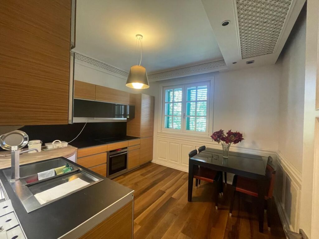 Apartament Me Qira tek Shkolla e Kuqe