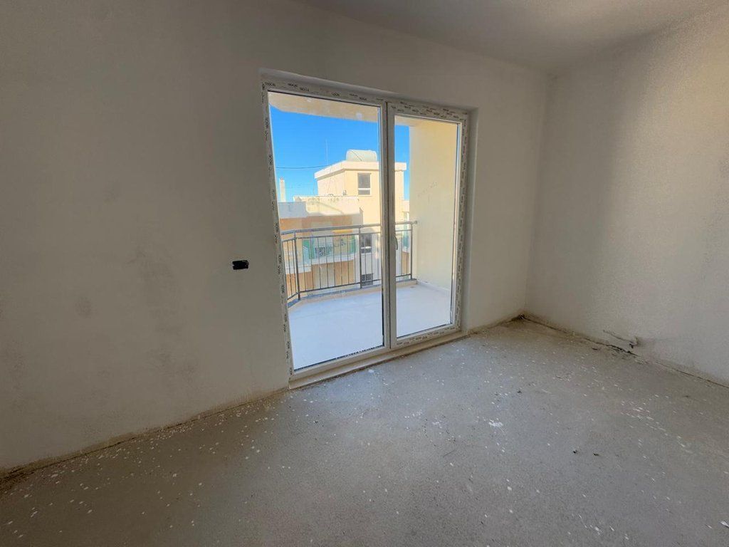 SHITET APARTAMENT 2+1+2 TEK UJI I FTOHTE