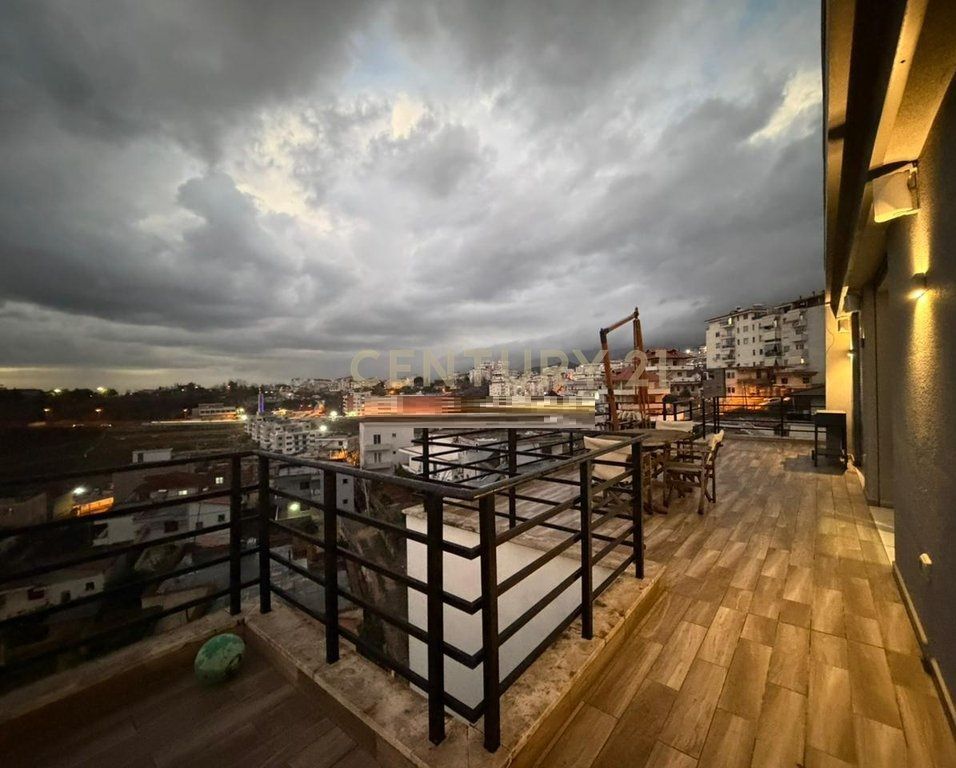 SHKOZE, VENDIAMO PENTHOUSE 3+1+2 CON VERANDA