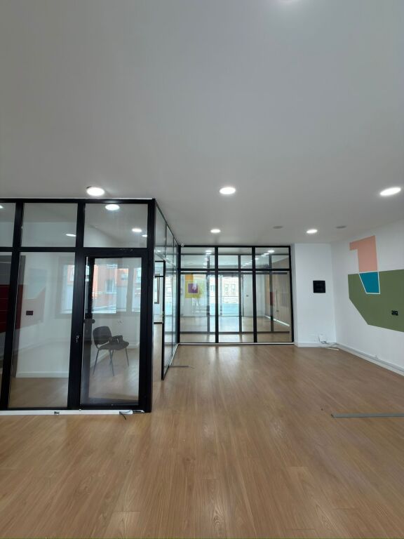 🏢 Spazio Ufficio in Affitto – Delijorgji
