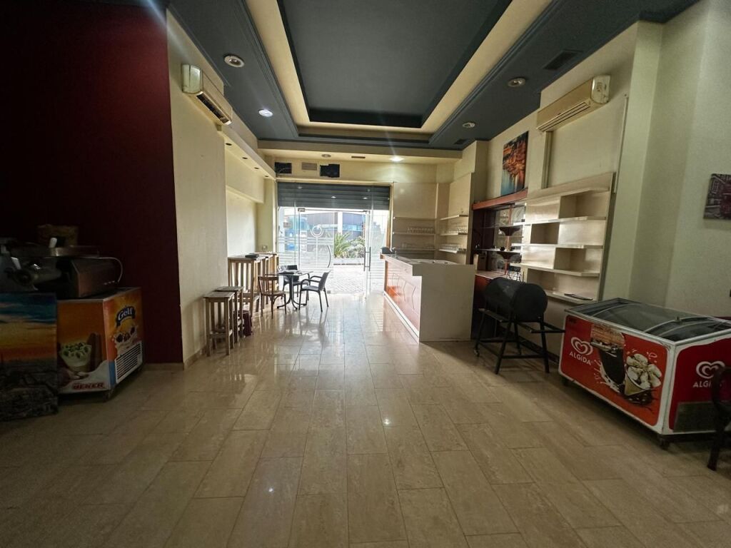 FOR RENT 700 € – BAR IN VLORË NEAR KFC