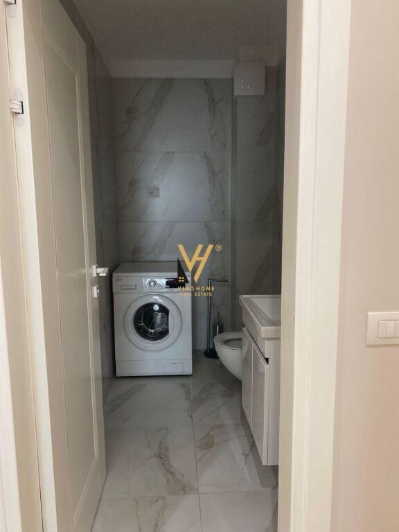 JEPET APARTAMENT 3+1+3+BLK ME QIRA TE LIQENI THATE 1.800 EURO