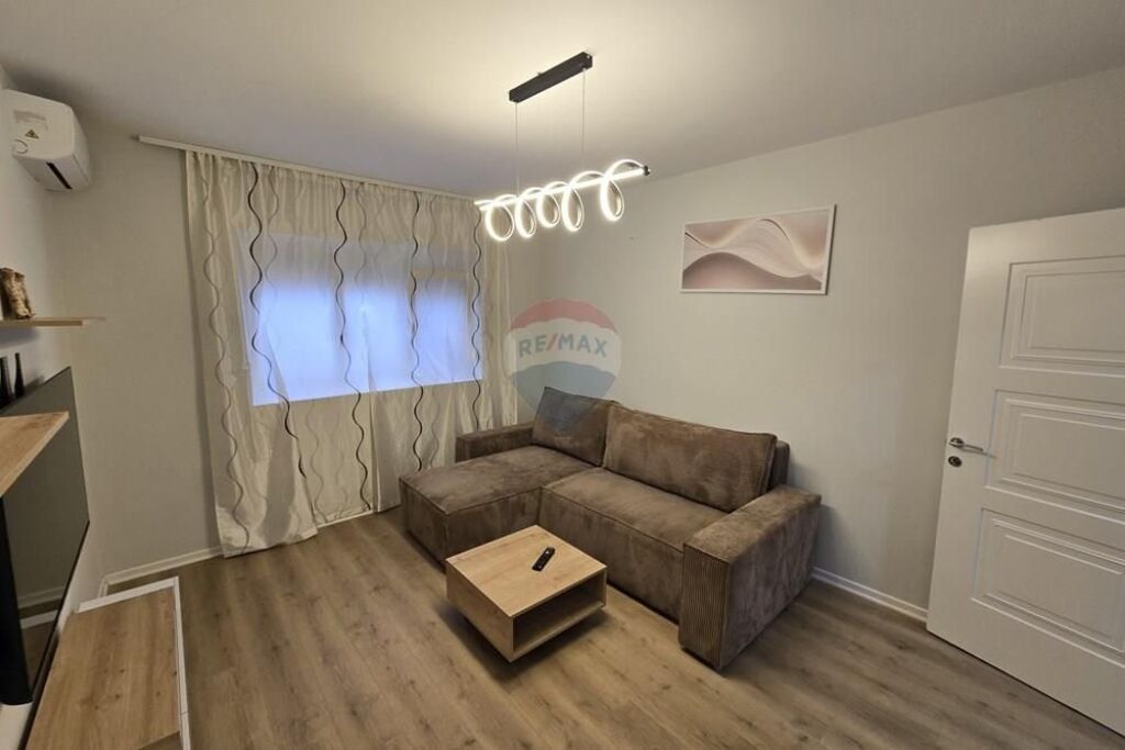 Apartament 2+1 me qera Qender !