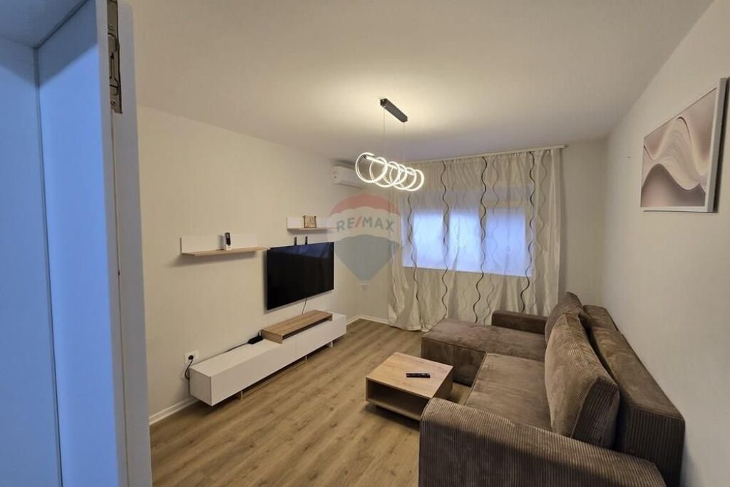 Apartament 2+1 me qera Qender !